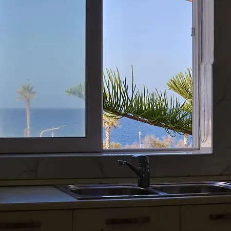 Seaview Escape With Pool Access St. Paul's Bay