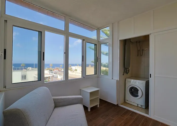 Apartament Seaview Escape With Pool Access