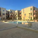 Seaview Escape With Pool Access St. Paul's Bay