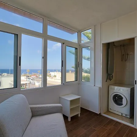 Apartmán Seaview Escape With Pool Access