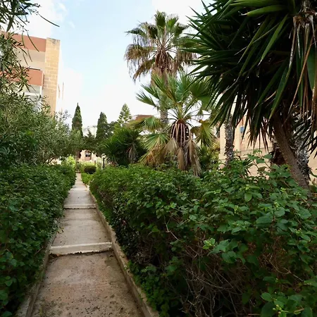 Seaview Escape With Pool Access *