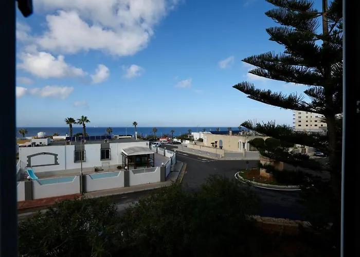 Seaview Escape With Pool Access Appartement