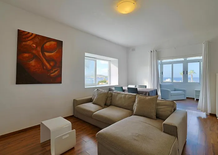 Seaview Escape With Pool Access